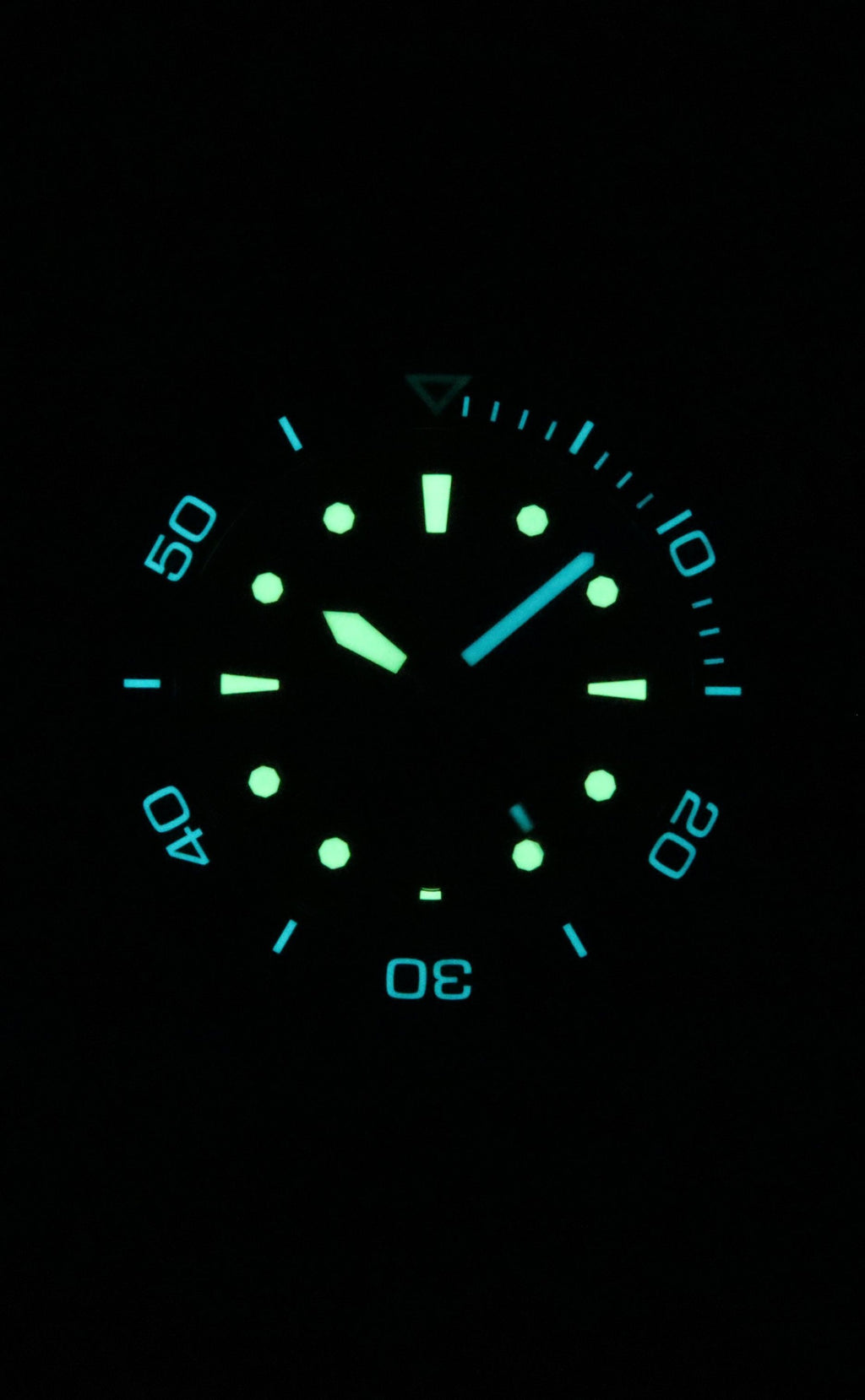 Tag Heuer Aquaracer Professional Date Titanium Green Dial Automatic Diver's WBP208B.BF0631 300M Men's Watch